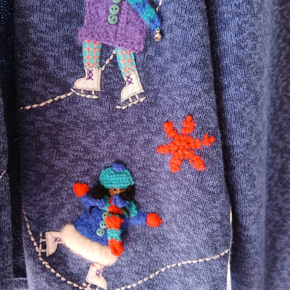 CLASSICS by Marisa Christina - Christmas Ice Skaters - Blue Button Cardi… - Picture 7 of 15